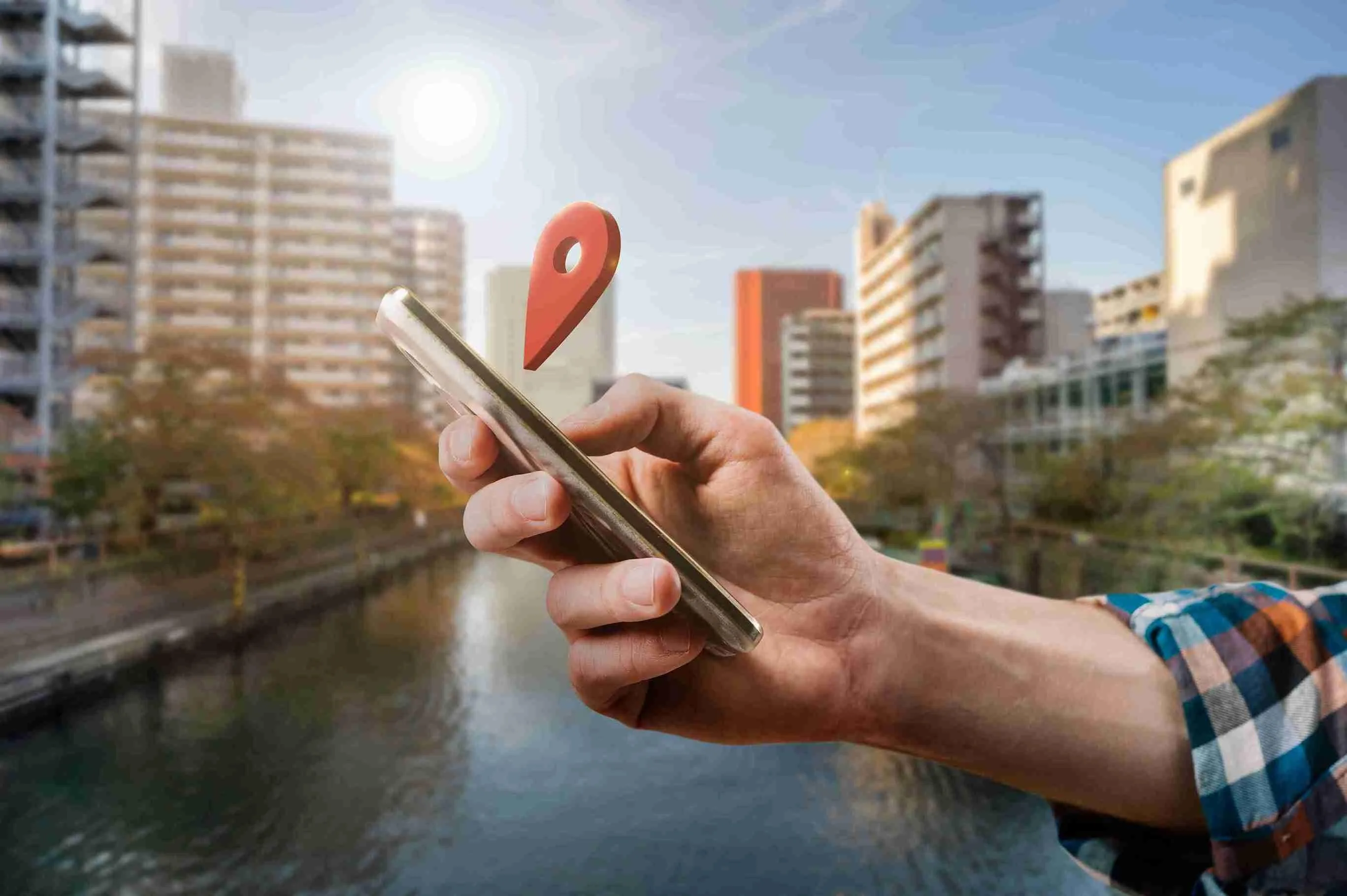 side-view-hand-holding-smartphone_11zon